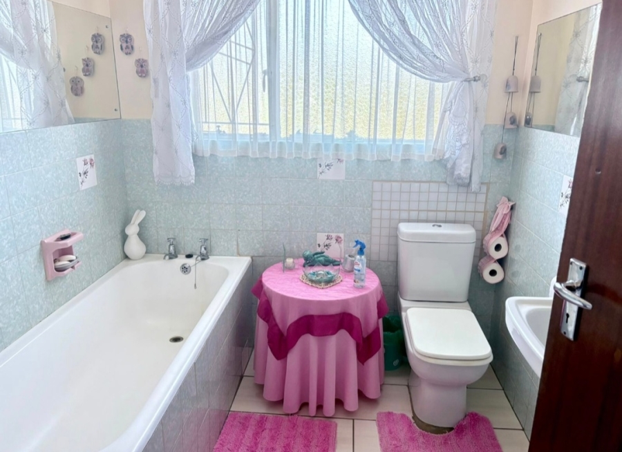 5 Bedroom Property for Sale in Fairbridge Heights Eastern Cape